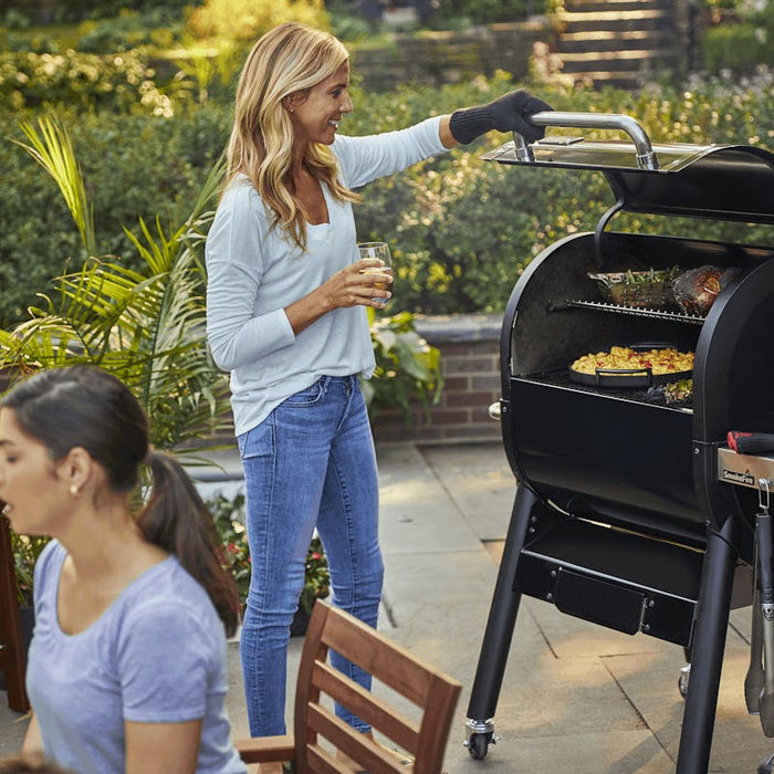 Weber SmokeFire EX4 GBS Pellet Grill Black