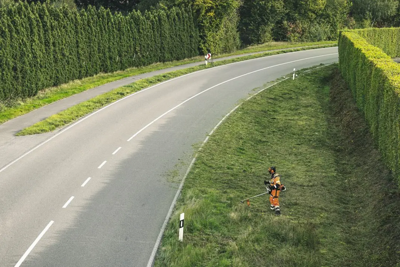 Stihl FS 561 C-EM Clearing Saw (Saw Blade 225-36)