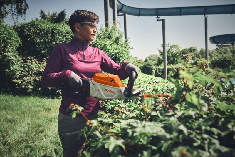 HSA 140.0 T Cordless hedge trimmer,